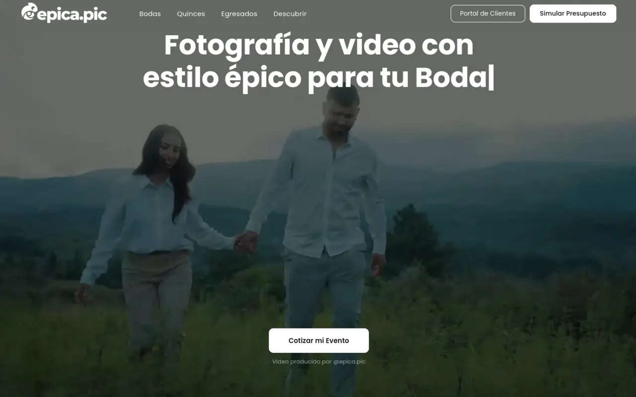 Página de inicio de EpicaPic: video de una pareja caminando por las sierras con el título "Fotografía y video con estilo épico para tu boda".